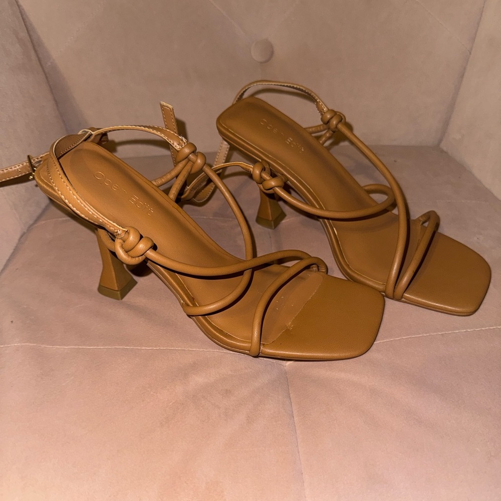 Nordstrom Tan Knot Strappy Mid-Heel Sandals
